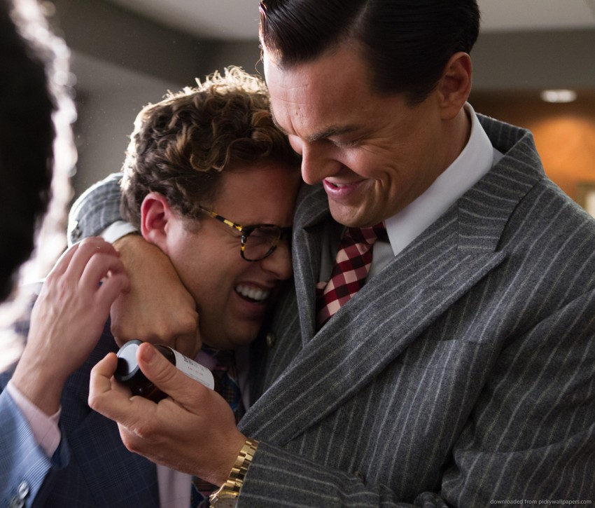 leonardo-dicaprio-hugs-jonah-hill