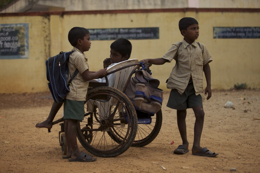 On_the_way_to_school_stilla