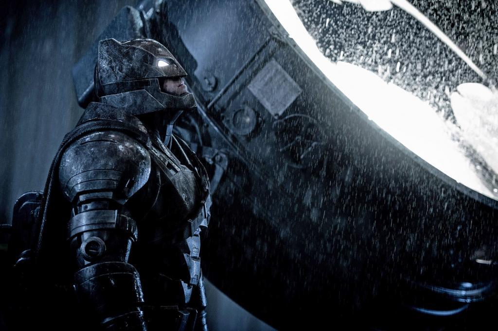 BATMAN v SUPERMAN: DAWN OF JUSTICE (2016) BEN AFFLECK as Batman